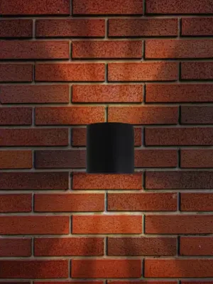 Venkovní nástěnné svítidlo LED ALECTO, černé, výška 10 cm, IP54 up/down Víkendová Akce
