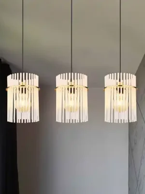 Závěsné světlo Gorley, délka 80 cm, zlatá/opálová, 3-bodové. Sezónní Sleva