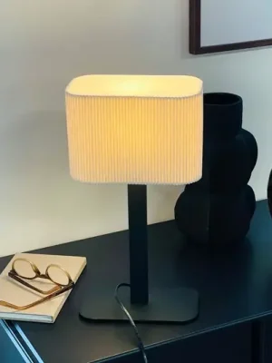 Cenově Výhodný Dyberg Larsen stolní lampa Calix, přírodní bílá, výška 39 cm