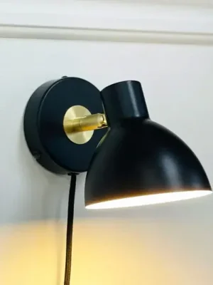 Finální Výprodej Dyberg Larsen nástěnné světlo Lilje, černé, Ø 16 cm, kov