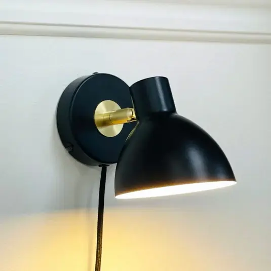 Finální Výprodej Dyberg Larsen nástěnné světlo Lilje, černé, Ø 16 cm, kov