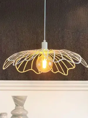 Originální Dyberg Larsen závěsné světlo BLUMEN, perlově bílé, Ø 60 cm, kov