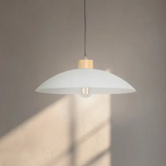 Jen Po Omezenou Doba Závěsné světlo OHANA, opálové sklo, dubové dřevo, Ø 40 cm, E27
