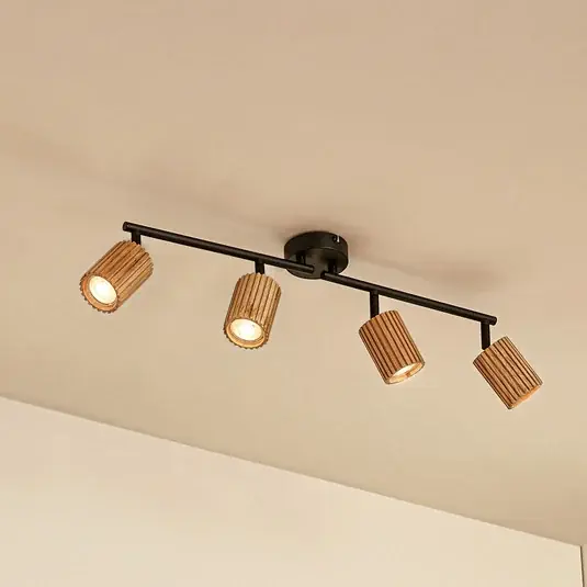 Zlevněný Lindby Stropní bodové světlo Stralino, 4 žárovky, délka 60 cm, dřevo