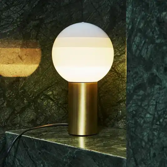 Nakupujte Hned Stolní lampa MARSET Dipping Light M, bílá/mosazná