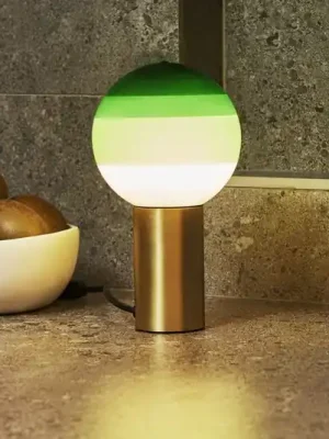 Stolní lampa MARSET Dipping Light M, zelená/mosazná Vysoce Kvalitní