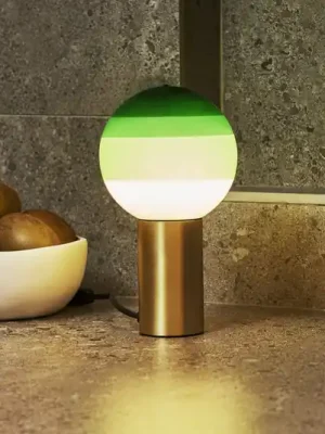 Stolní lampa MARSET Dipping Light, výška 22 cm, zelená/mosazná Vysoce Kvalitní