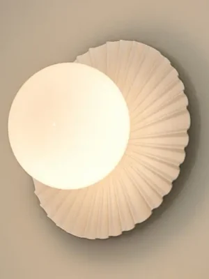 Finální Výprodej Nuura nástěnné světlo Liila Muuse, Ø 20 cm IP44, bílá/opálová