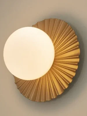Výhodná Nabídka Nuura nástěnné světlo Liila Muuse, Ø 20 cm, IP44, zlatá/opálová