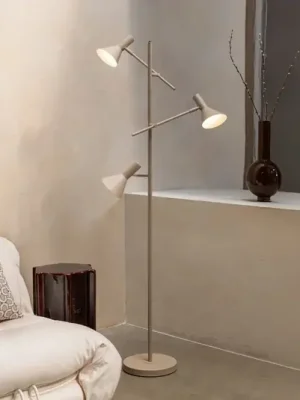 Aktuální It‘s about RoMi stojací lampa Izmir, písková barva, 3 žárovky