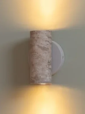 Levný It‘s about RoMi Nástěnné světlo Tivoli, písková, travertin, zástrčka