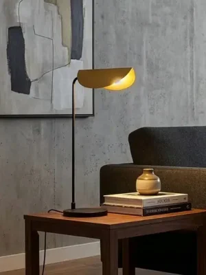 Stolní lampa Corner, černá/zlatá, výška 57 cm, E14 Nejlepší Volba