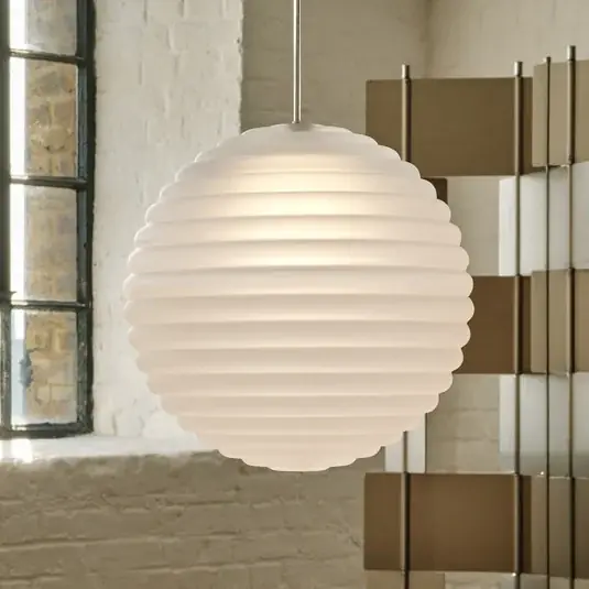 Aktuální Tom Dixon LED závěsné světlo Press Sphere, matné, Ø 30 cm