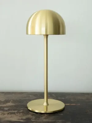 Tovární Cena LED stolní lampa na baterie Tim, mosazná barva, výška 30 cm, IP54
