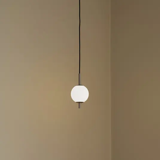 Závěsné světlo UMAGE LED Audrey, ocelová barva, 1 žárovka, Ø 12 cm Značkový