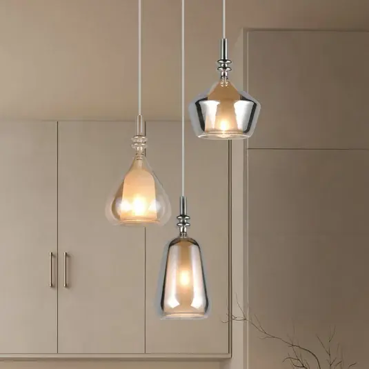 Must-Have Závěsné světlo Aldea, Ø 28 cm, bílá/jantarová/chrom, sklo, 3 svítidla.