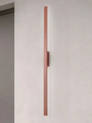 LED nástěnné světlo Demi L, cihlově červené, hliník, výška 144 cm, IP54 Top Prodej
