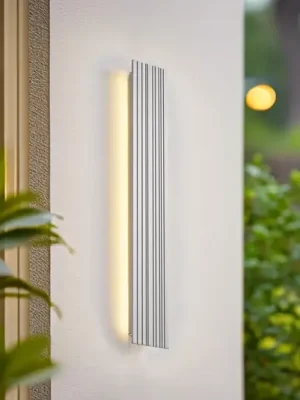 Horká Nabídka Venkovní nástěnné LED svítidlo Lucande Melira, délka 60 cm, světle šedé