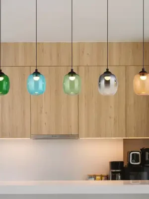 Vrácení Zdarma LED závěsné světlo Minara, 5žárovkové, délka 102 cm, barevné, sklo