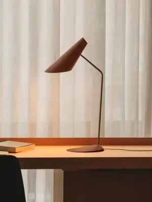 LED stolní lampa Vibia I.Cono, červenohnědá, výška 56 cm, 2 700 K Rychlé Dodání