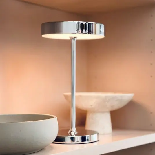Dyberg Larsen LED stolní lampa na baterie Starlight, chrom, kov Ověřený