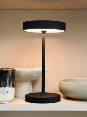 Dyberg Larsen LED stolní lampa na baterie Starlight, černá, kov Aktuální