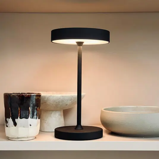 Dyberg Larsen LED stolní lampa na baterie Starlight, černá, kov Aktuální