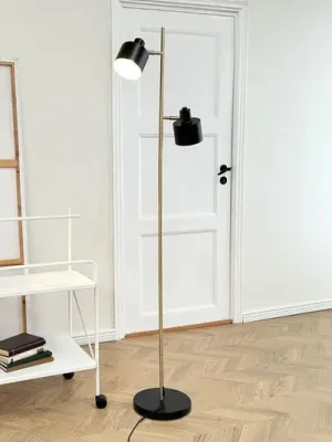 Stojací lampa Dyberg Larsen Ocean, černá/mosaz, 2 svítidla. Finální Výprodej