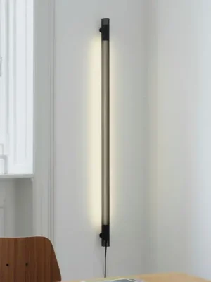 GEJST Nástěnné světlo Radent, černé, výška 135 cm, G13 LED Dokud Zásoby Vydrží