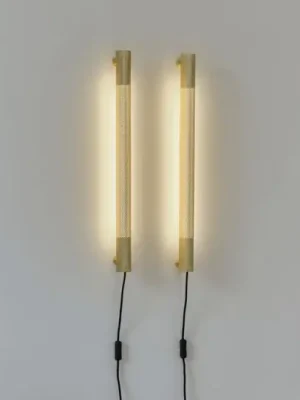 GEJST Nástěnné světlo Radent Zástrčka, mosaz, výška 70 cm, G13 LED Tovární Cena