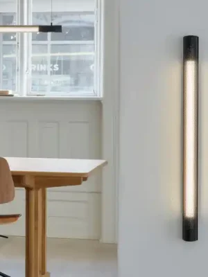 GEJST Nástěnné světlo Radent, černé, výška 70 cm, G13 LED Hit Sezóny