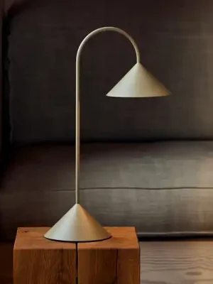 Levný FRANDSEN LED stolní lampa na baterie Grasp, pískově šedá, výška 47 cm