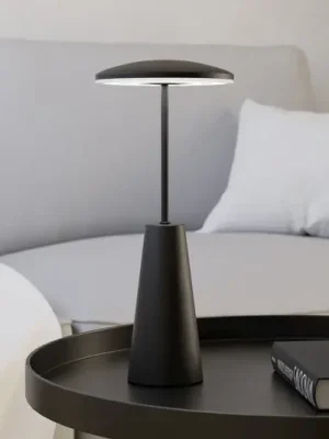 LED svítilna na akumulátor Piccola, černá, výška 28 cm, kov, IP54 Kup Teď