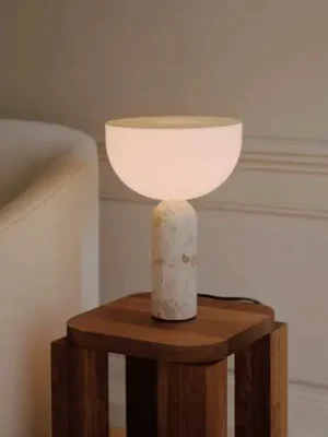NEW WORKS Stolní lampa Kizu Small, béžová, mramor, E14 Sleva