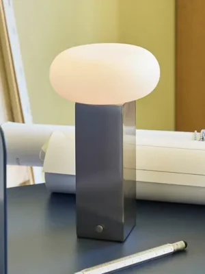 Výprodej LED stolní lampa na baterie LOW, niklová barva, výška 20 cm, kov