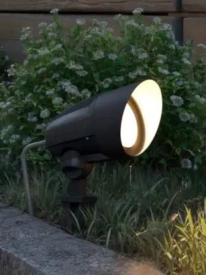 Philips Cylr – zemní reflektor, černý, se zástrčkou, IP44, GU10 Značkový
