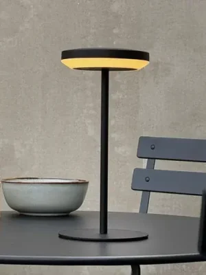 Solární stolní lampa Dyberg Larsen Otera s LED osvětlením, černá, 25 cm, IP44 Přímo Od Výrobce