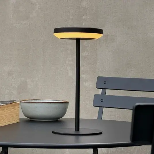 Solární stolní lampa Dyberg Larsen Otera s LED osvětlením, černá, 25 cm, IP44 Přímo Od Výrobce