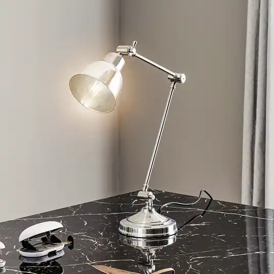 Stolní lampa Emoti, chromová, výška 45 cm, nastavitelná Ihned K Objednání