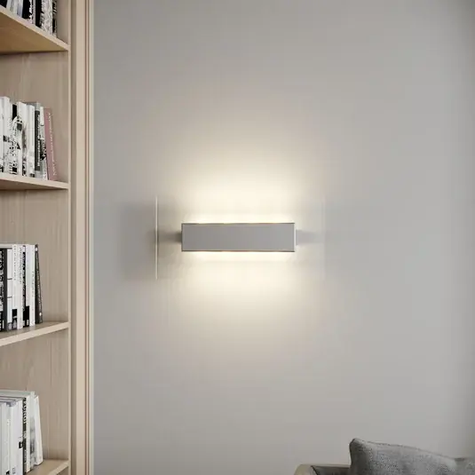 Levný Quitani LED nástěnné svítidlo Lole, hliník, 59 x 29 cm, sklo