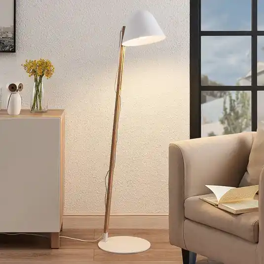 Lindby Tetja stojací lampa, bílá Rychlé Dodání