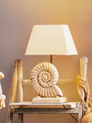 Stolní lampa Conchiglia s dekorovanou základnou Speciální Cena