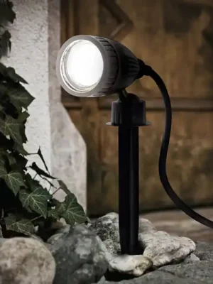 Decentní LED zapichovací reflektor Nema Hit Sezóny