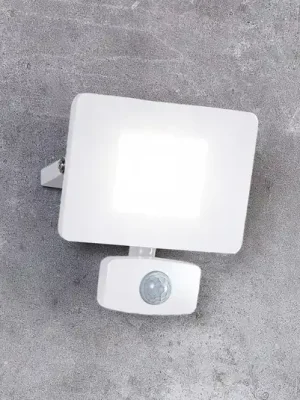 Faedo 3 LED venkovní reflektor, senzor, bílá, 20W Top Prodej