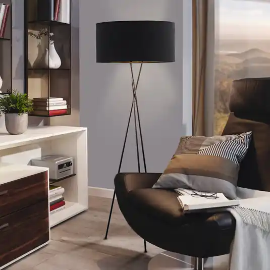 Nová Kolekce Stojací lampa Fondachelli s černým stínidlem