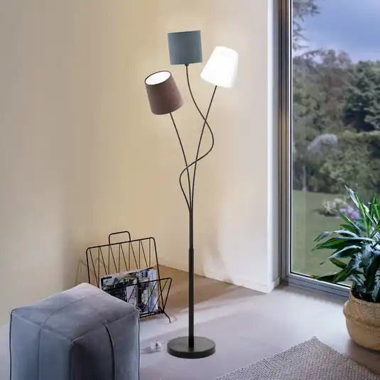 Stojací lampa Maronda se třemi textilními stínidly Vrácení Zdarma