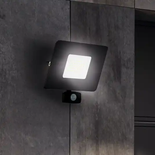 Autentický Faedo 3 LED venkovní reflektor, senzor, černá, 50W