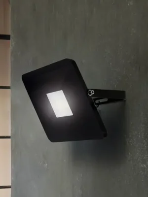 Rychlé Dodání Faedo 3 LED venkovní reflektor v černé barvě, 50W