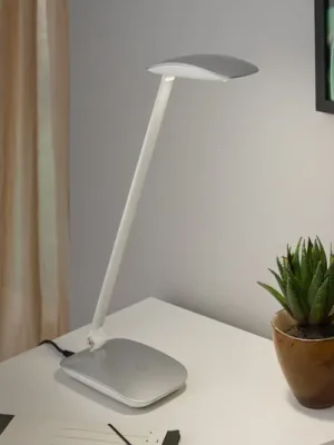 Stříbrná LED stolní lampa Cajero se stmívačem Víkendová Akce