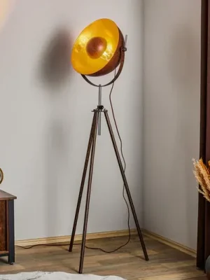 Odeslání Ihned Rezavě hnědá stojací lampa Xirena I třínohá